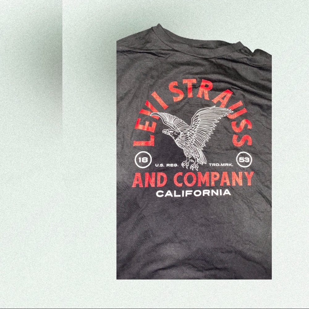 Levis Tee